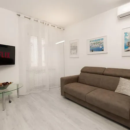 Borgo Teresiano Center Comfort * Trieste